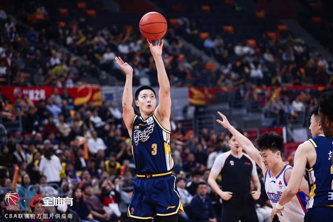 世界杯注册-末节打破僵局，华南虎主场98-89战胜天津