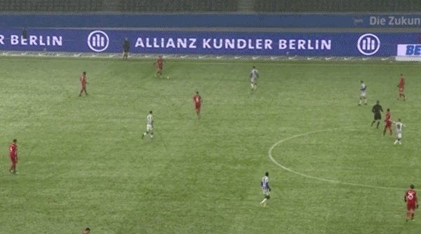 World Cup registration-【德甲】莱万失点科芒幸运球破门 拜仁雪战1比0赫塔